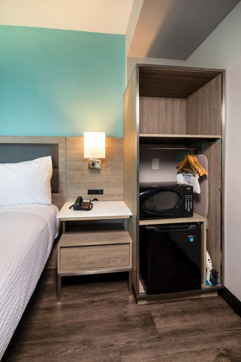 Travelodge by Wyndham LAX