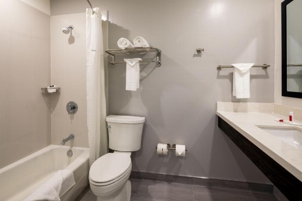 Travelodge by Wyndham LAX image 30