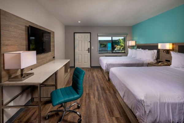 Travelodge by Wyndham LAX image 42